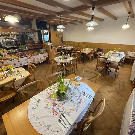 Alva Pension 2 Мікулов Екстер'єр фото