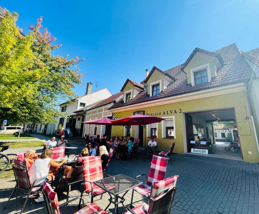 Alva Pension 2 Мікулов Екстер'єр фото